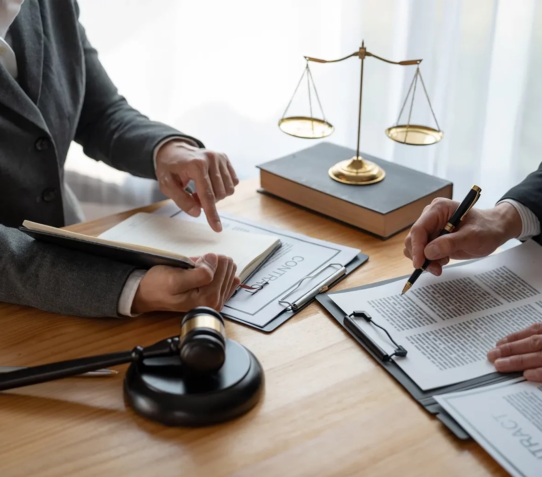 Kahn Yuniver Law